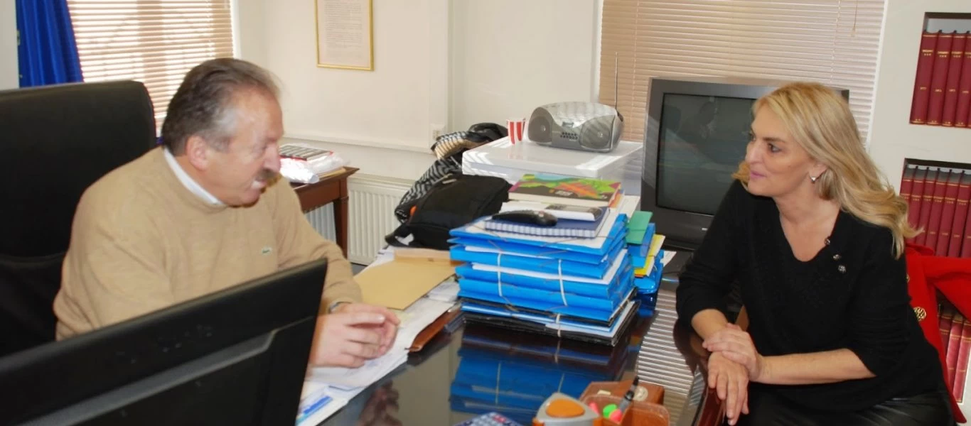 Η Πέτη Πέρκα για τα σακιά με τα «πολεμοφόδια» στα Εξάρχεια: «Κάποιος έκανε... ανακαίνιση» (βίντεο)